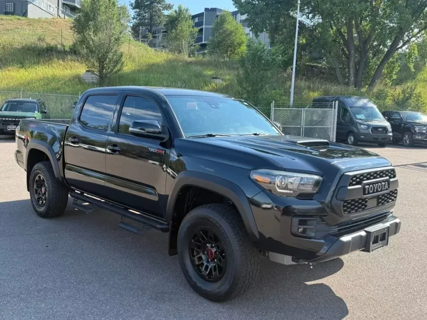 2019 Toyota Tacoma TRD Pro photo 1
