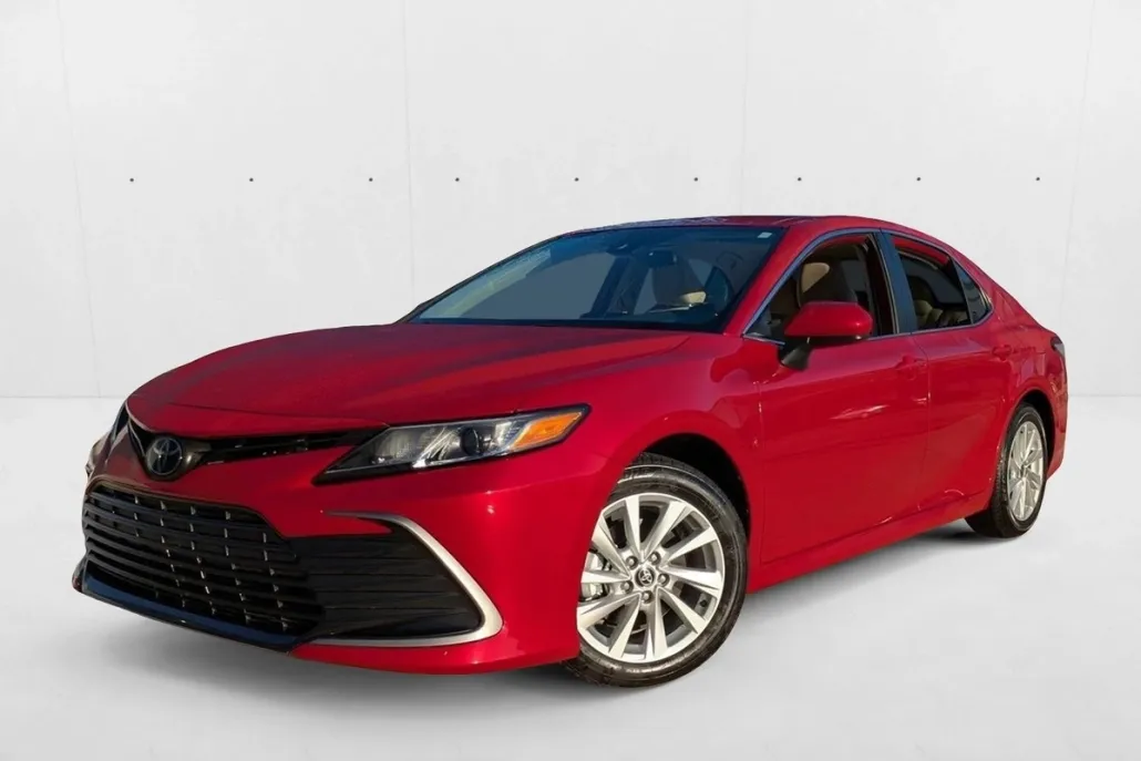 2024 Toyota Camry LE photo 1