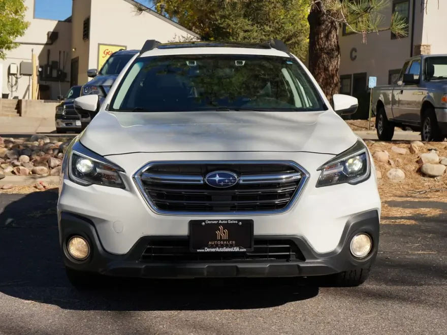 2019 Subaru Outback 3.6R Limited photo 1