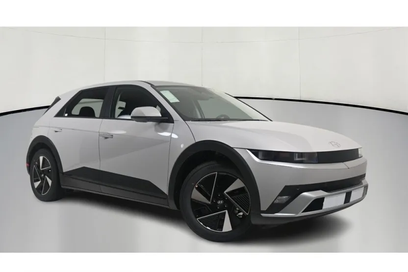 2025 Hyundai Ioniq 5 SE photo 1