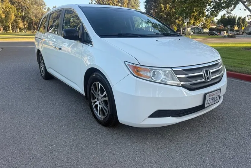 2013 Honda Odyssey EX-L photo 1
