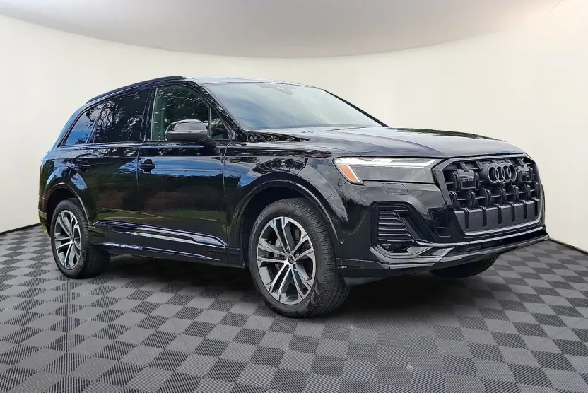 2025 Audi Q7 45 Premium Plus photo 1