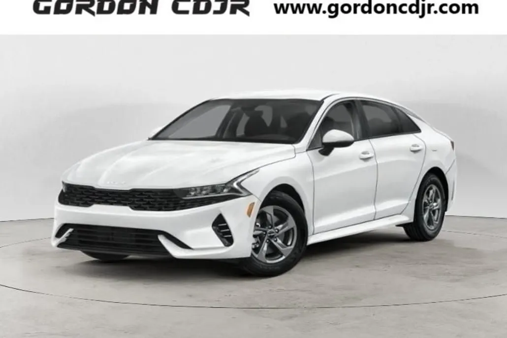 2022 Kia K5 LX photo 1