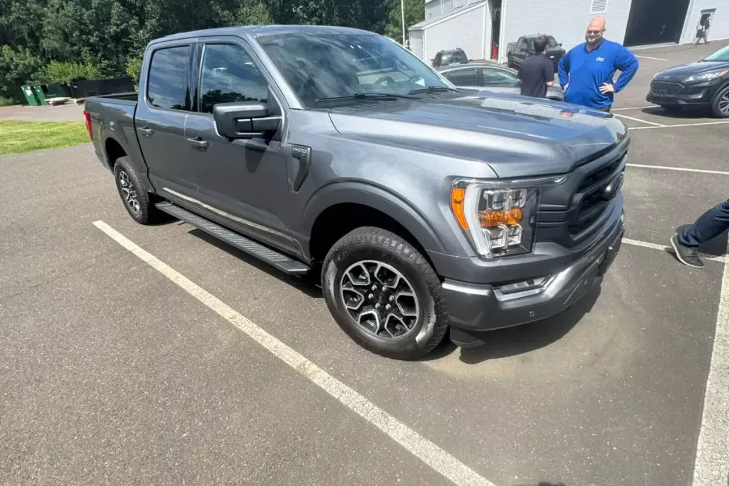 2023 Ford F-150 XLT photo 1
