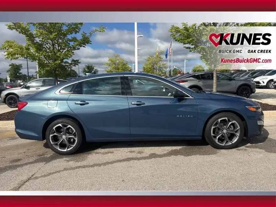 2024 Chevrolet Malibu 1LT photo 1