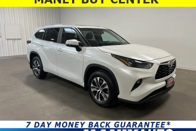2023 Toyota Highlander L photo 1