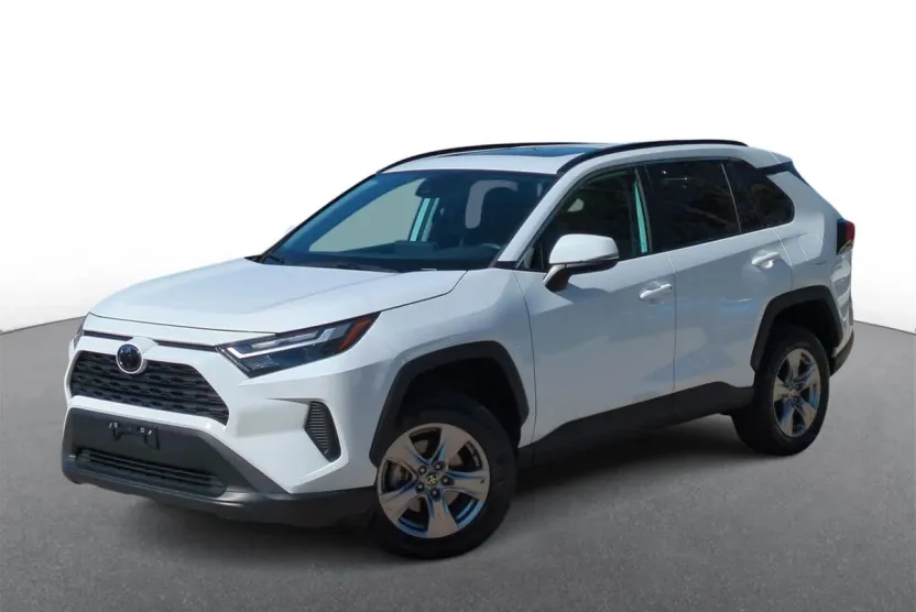 2023 Toyota RAV4 XLE photo 1