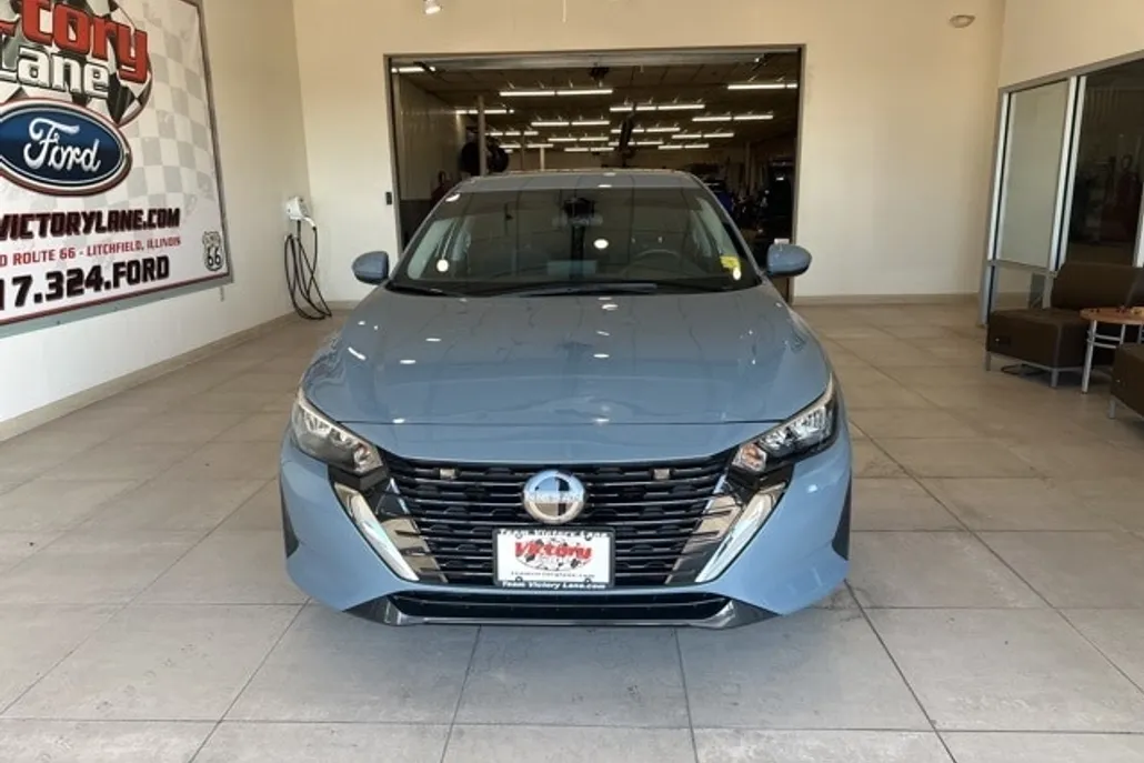 2024 Nissan Sentra SV photo 1