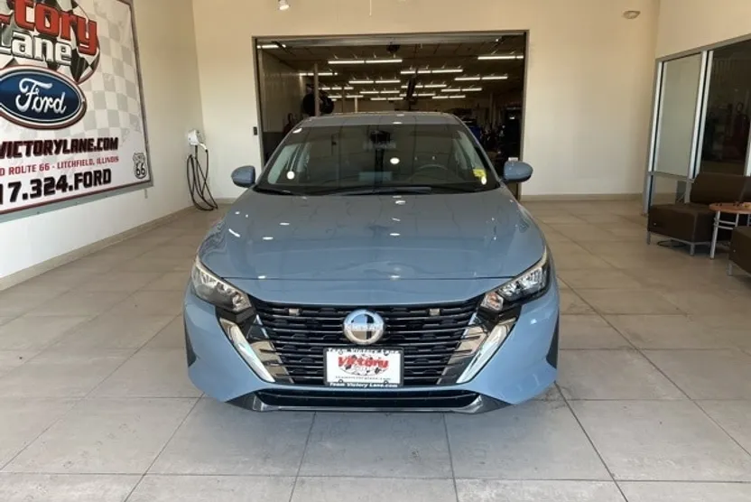 2024 Nissan Sentra SV photo 1