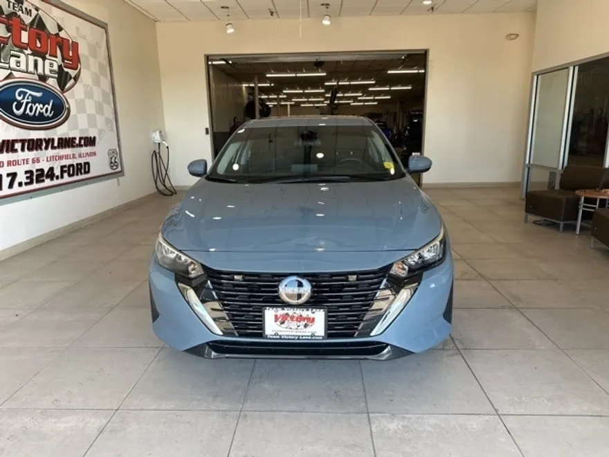 2024 Nissan Sentra SV photo 1