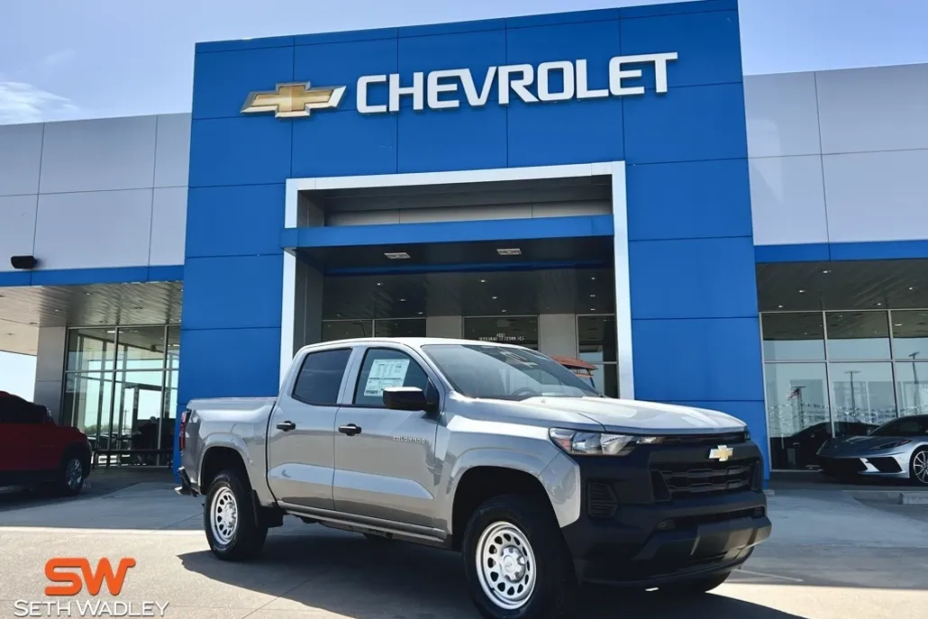 2025 Chevrolet Colorado Work Truck photo 1