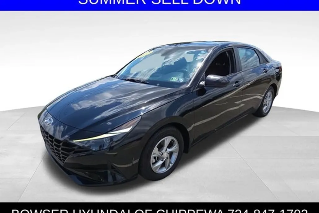 2022 Hyundai Elantra SE photo 1