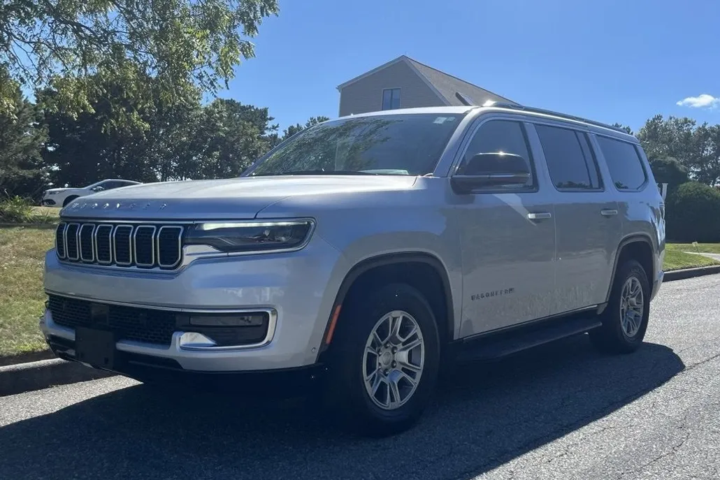 2024 Jeep Wagoneer Base photo 1