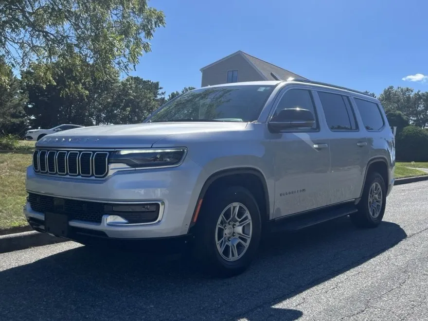 2024 Jeep Wagoneer Base photo 1