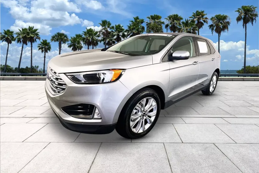 2024 Ford Edge Titanium photo 1