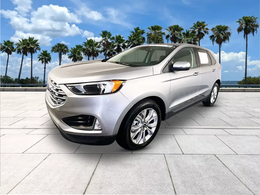 2024 Ford Edge Titanium photo 1