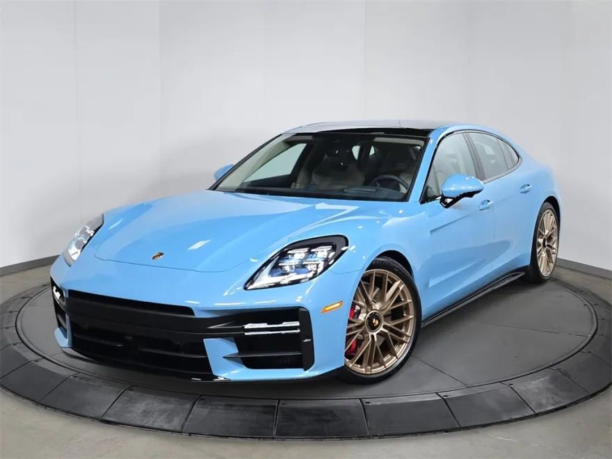 2026 Porsche Panamera GTS photo 1