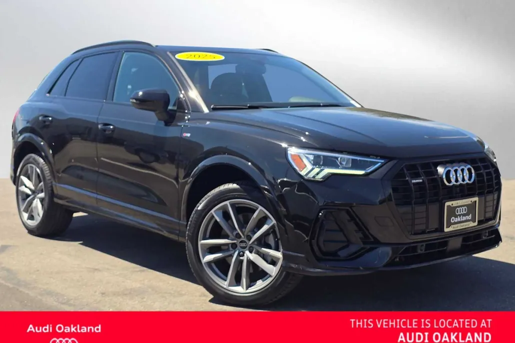 2025 Audi Q3 S line Premium 45 TFSI photo 1