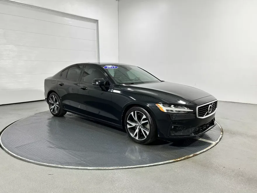 2019 Volvo S60 T6 R-Design photo 1