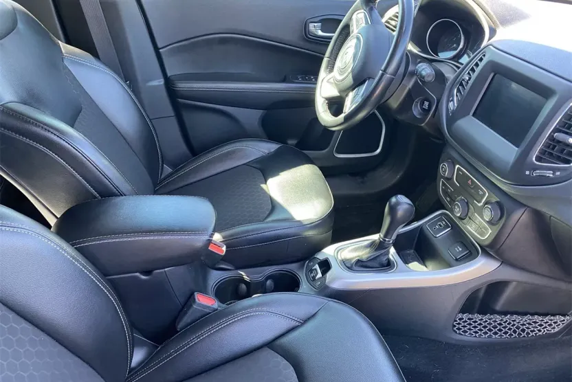 2019 Jeep Compass Latitude photo 1