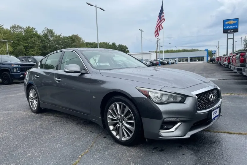 2018 Infiniti Q50 3.0t LUXE photo 1
