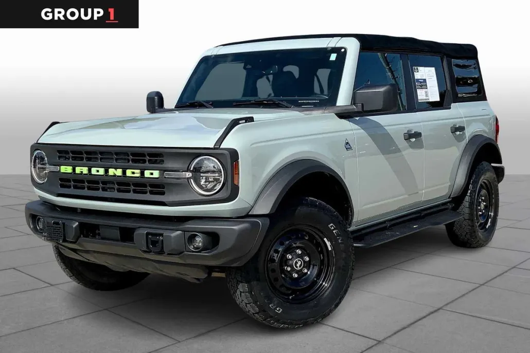 2022 Ford Bronco Black Diamond photo 1