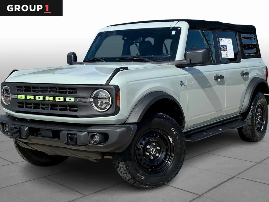 2022 Ford Bronco Black Diamond photo 1
