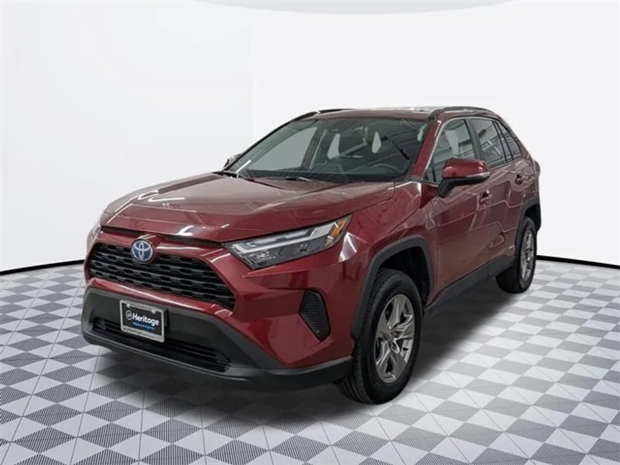 2024 Toyota RAV4 Hybrid XLE photo 1