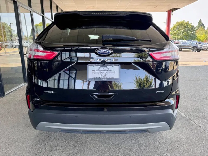 2022 Ford Edge SEL photo 1