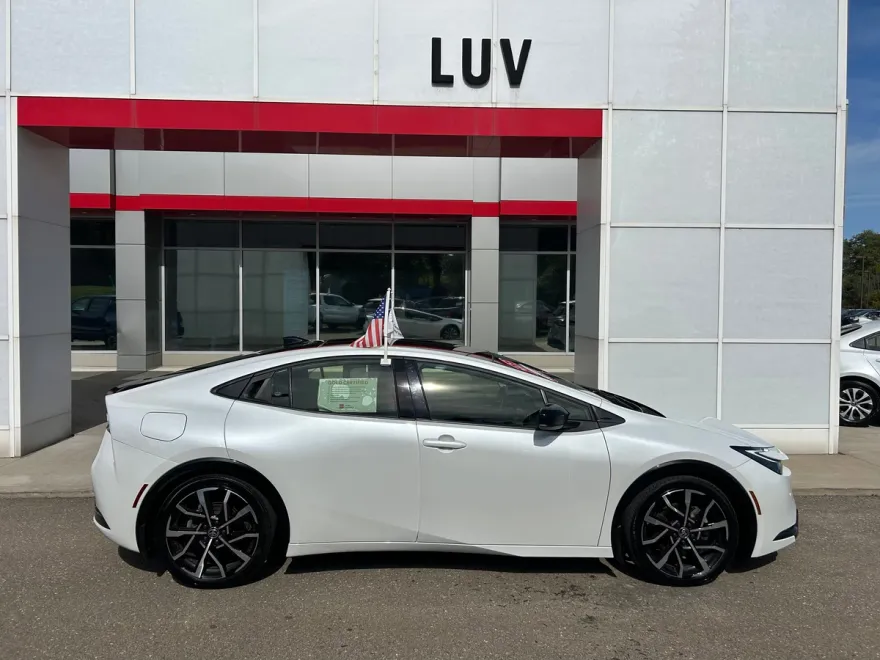 2023 Toyota Prius Prime SE photo 1