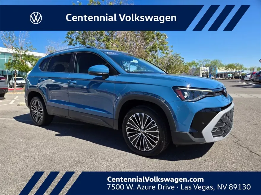 2025 Volkswagen Taos SE photo 1