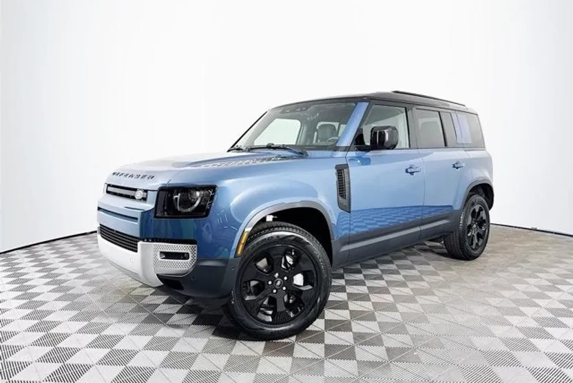 2025 Land Rover Defender 110 S photo 1