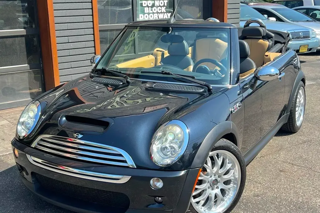 2006 Mini Cooper Convertible S photo 1