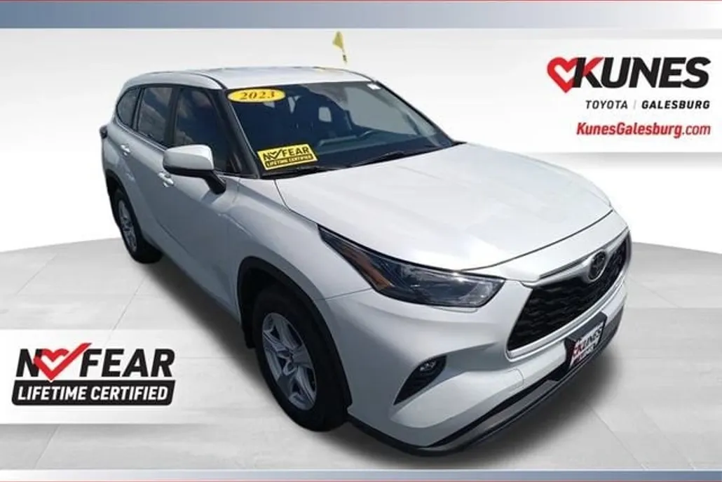 2023 Toyota Highlander L photo 1