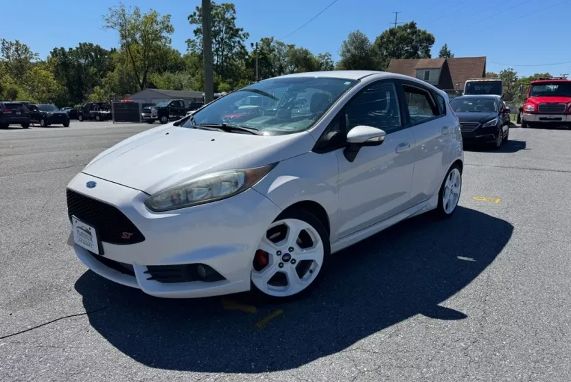 2016 Ford Fiesta ST photo 1