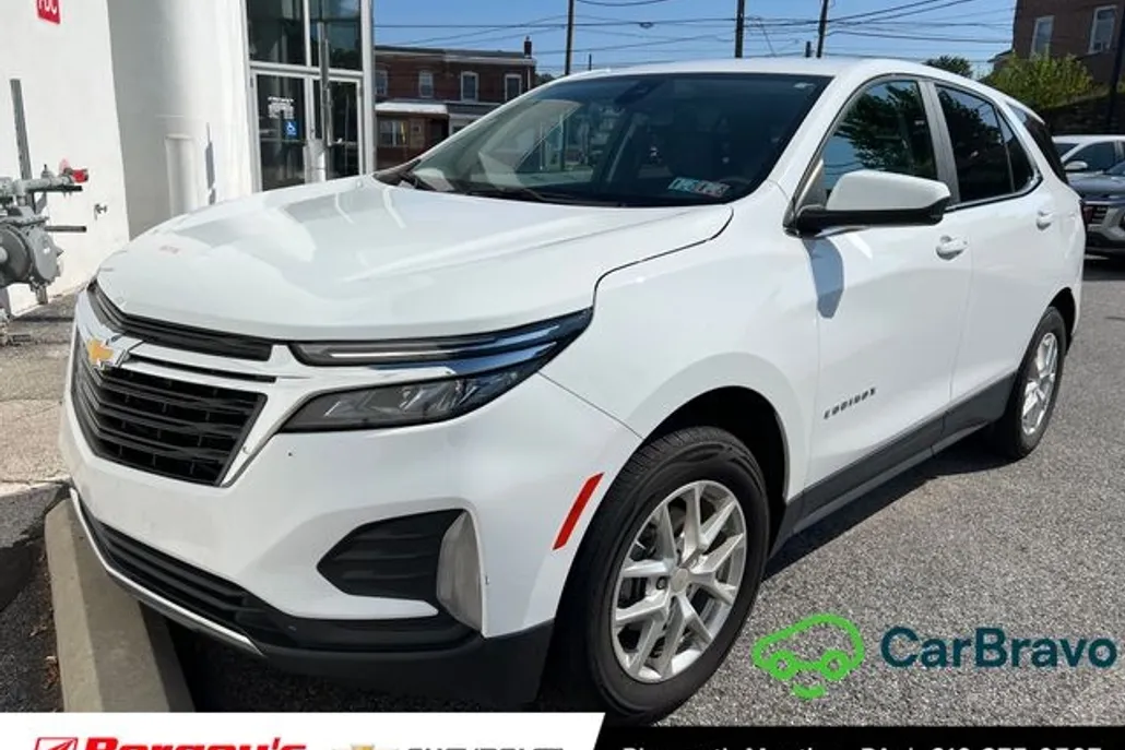 2022 Chevrolet Equinox LT photo 1