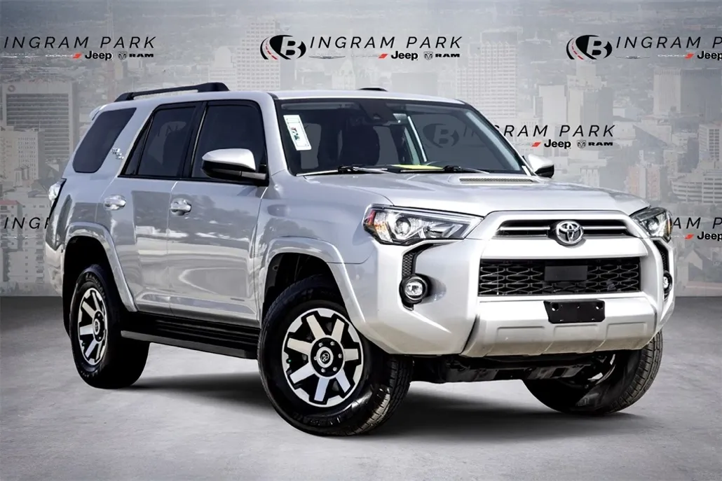 2024 Toyota 4Runner TRD Off-Road photo 1