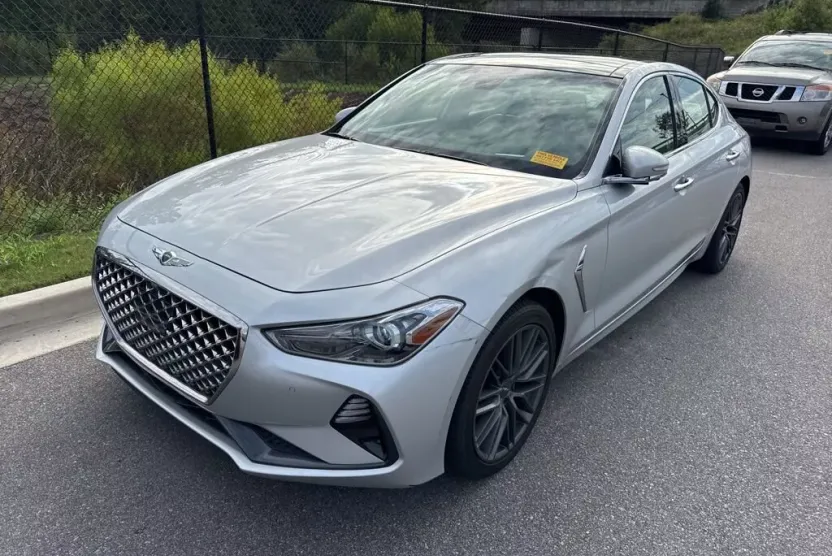 2019 Genesis G70 2.0T Advanced photo 1