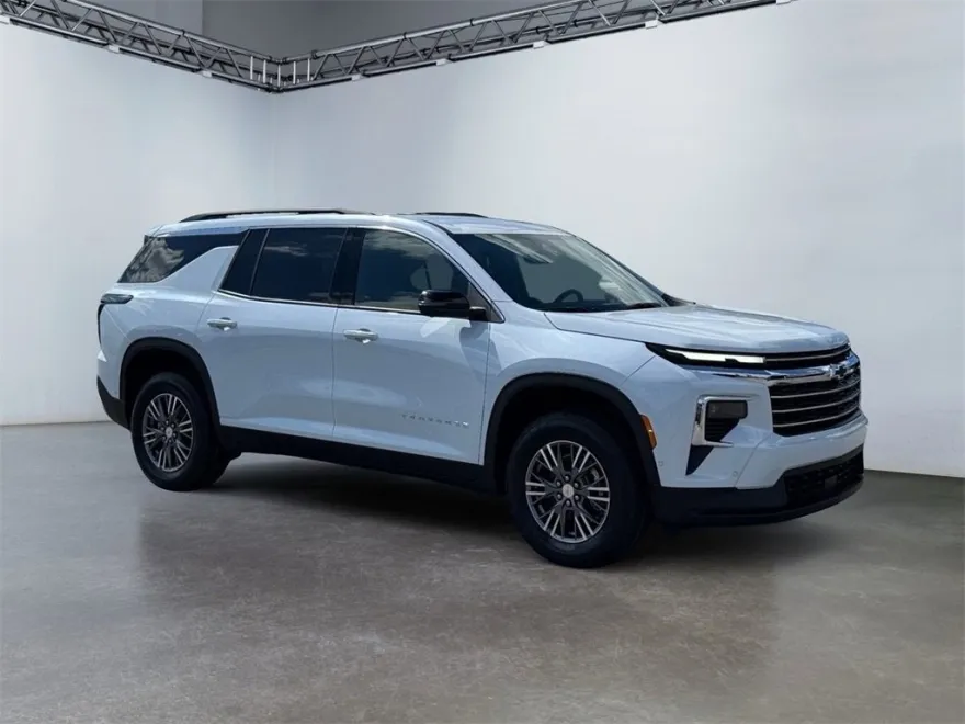2026 Chevrolet Traverse photo 1