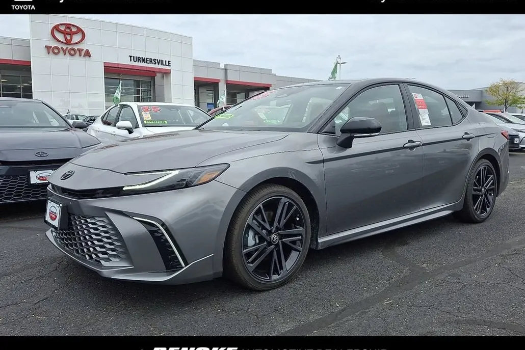 2025 Toyota Camry XSE photo 1