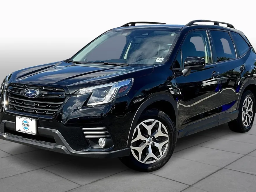 2023 Subaru Forester Premium photo 1