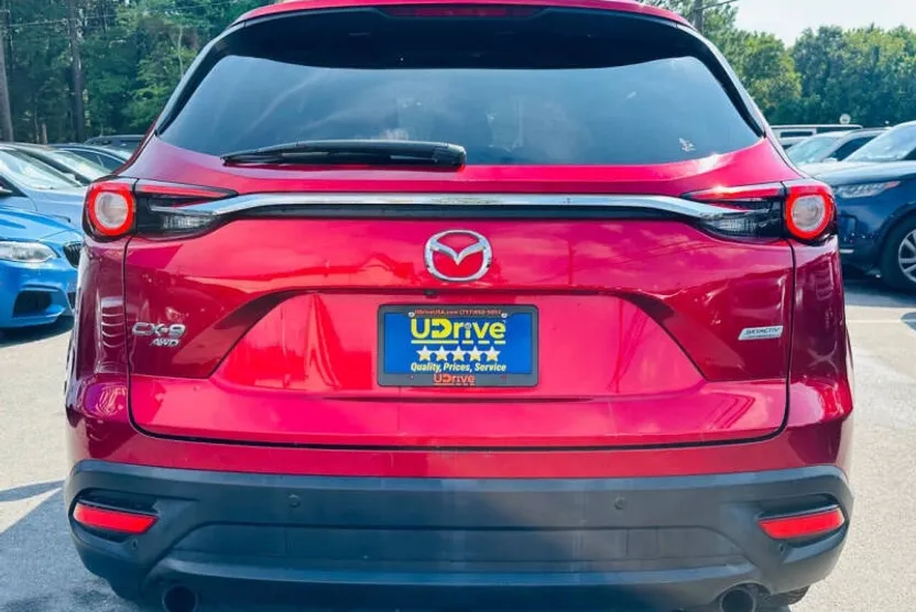 2018 Mazda CX-9 Touring photo 1