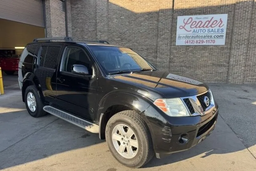 2012 Nissan Pathfinder S photo 1