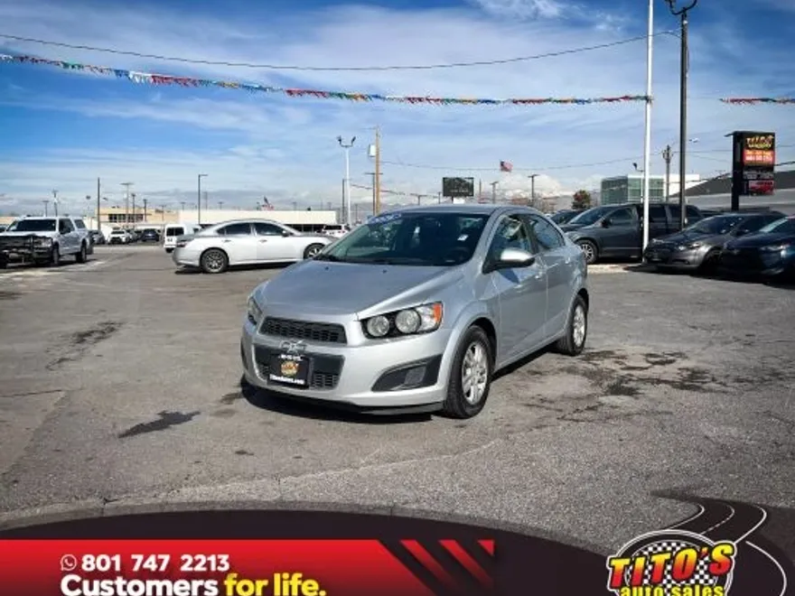 2016 Chevrolet Sonic LT photo 1
