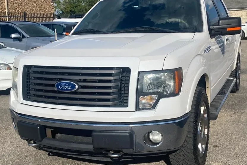 2011 Ford F-150 Lariat photo 1