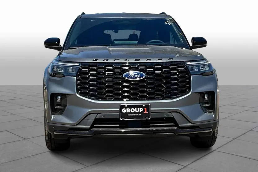 2025 Ford Explorer ST-Line photo 1