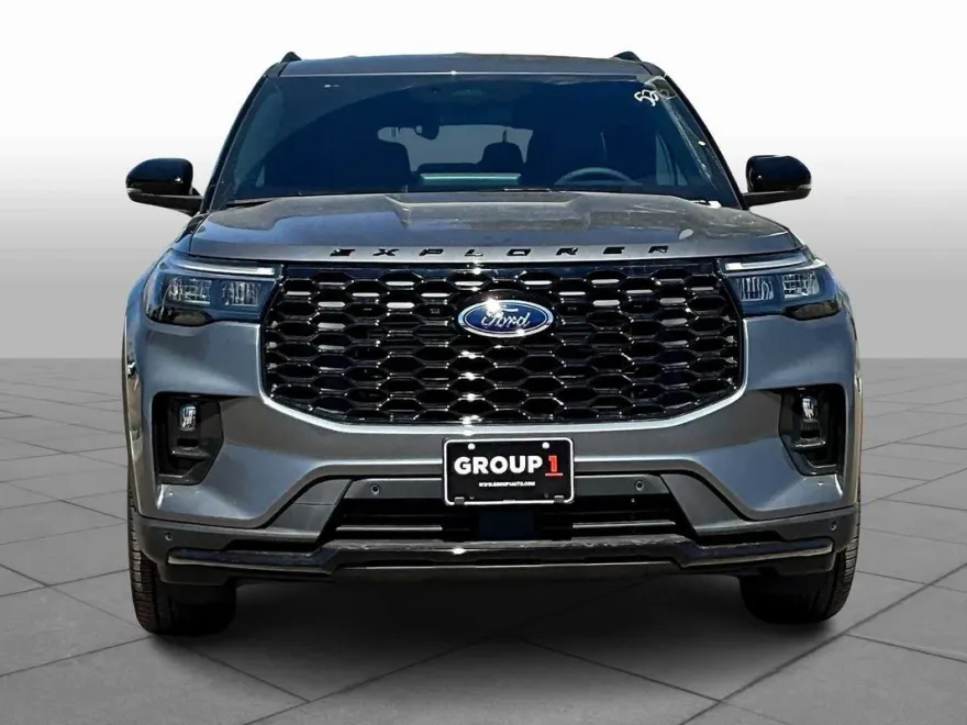 2025 Ford Explorer ST-Line photo 1