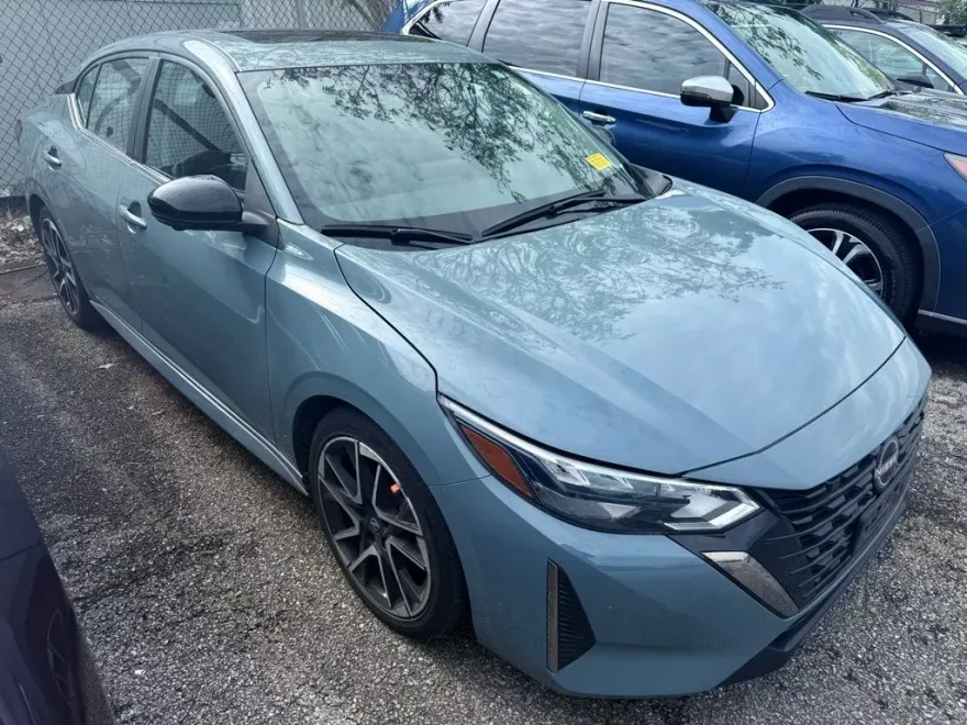2024 Nissan Sentra SR photo 1
