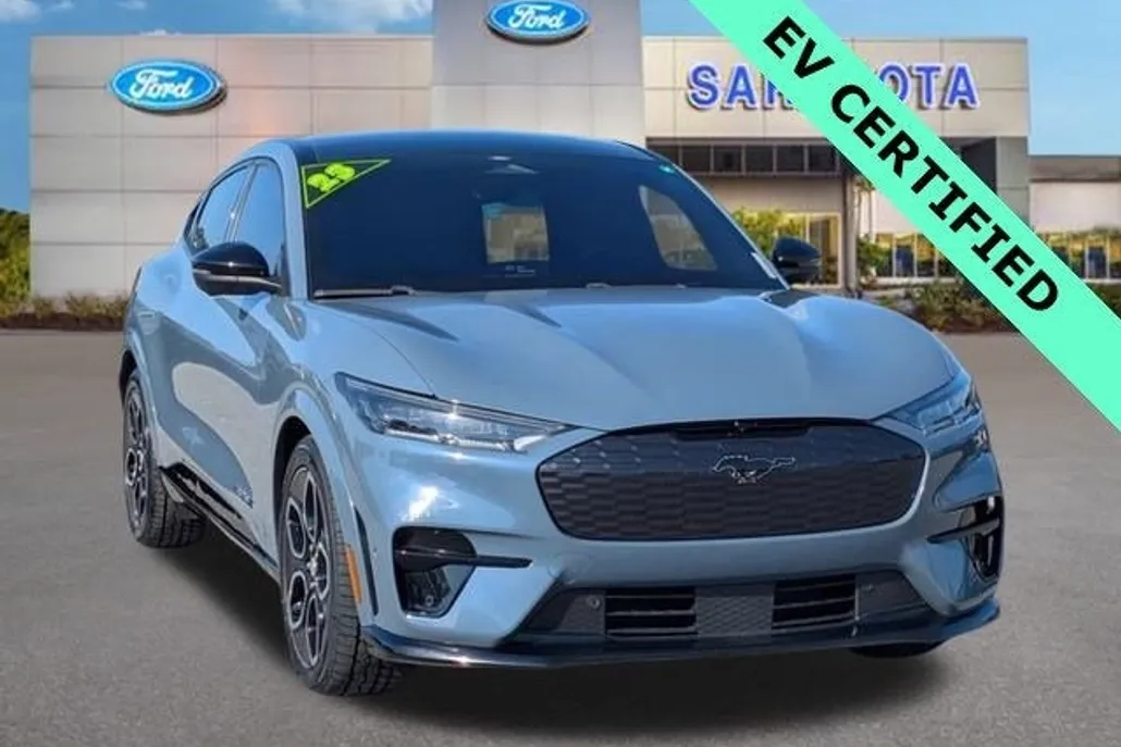 2023 Ford Mustang Mach-E GT photo 1