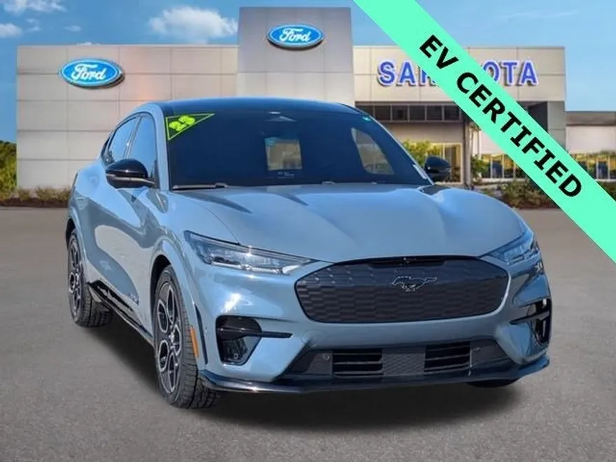 2023 Ford Mustang Mach-E GT photo 1